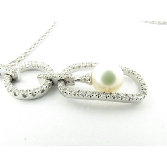 Vintage 18 Karat White Gold Pearl and Diamond Pendant Necklace #3152 - Picture 3 of 9